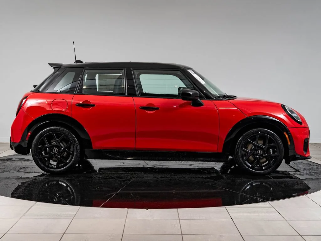 New 2026 Chili Red MINI Iconic image 11