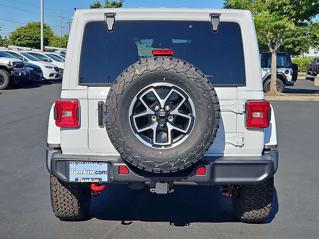 New 2026 Bright White Clear-Coat Exterior Paint Jeep Rubicon image 5