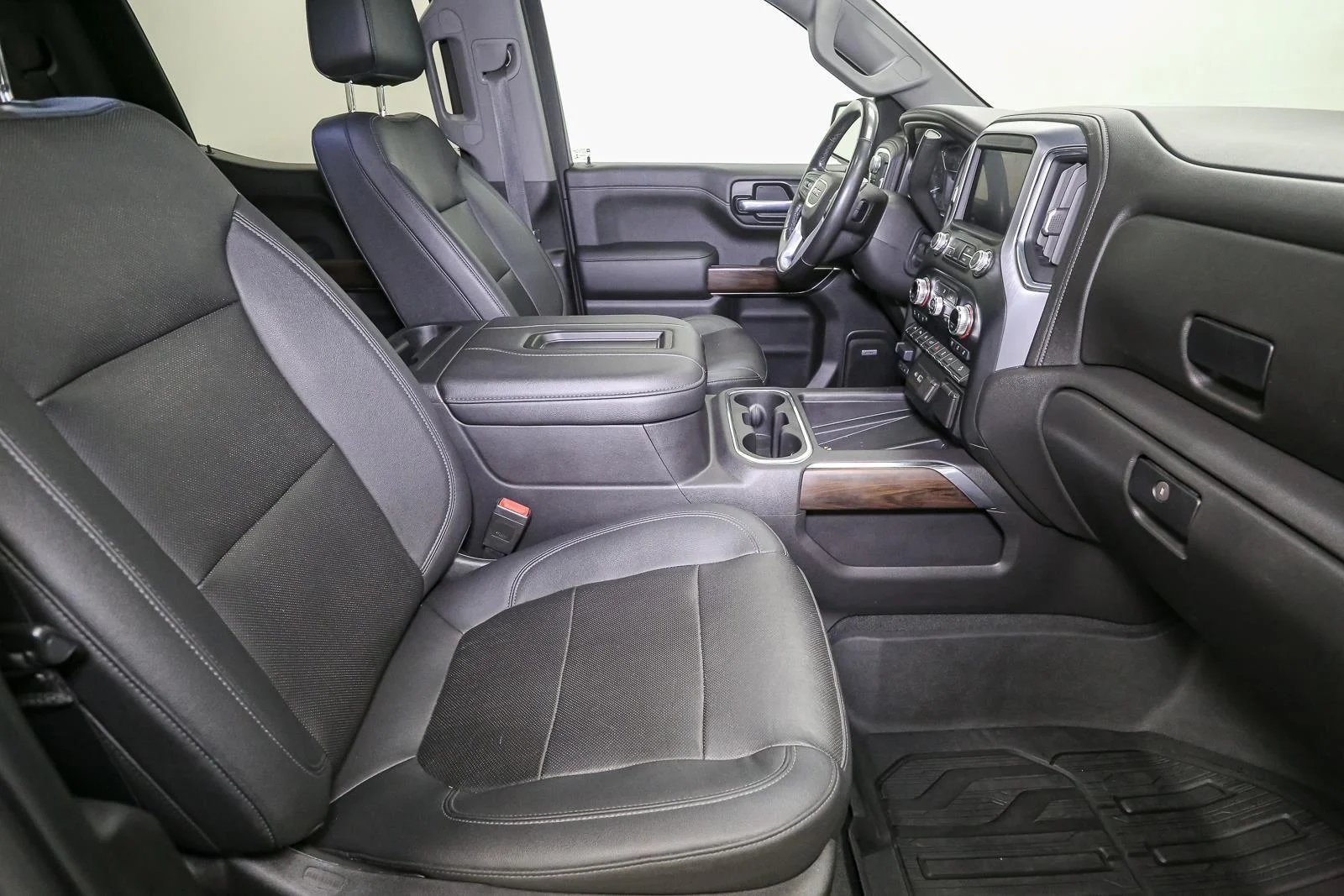 Used 2021 Onyx Black GMC SLT image 19