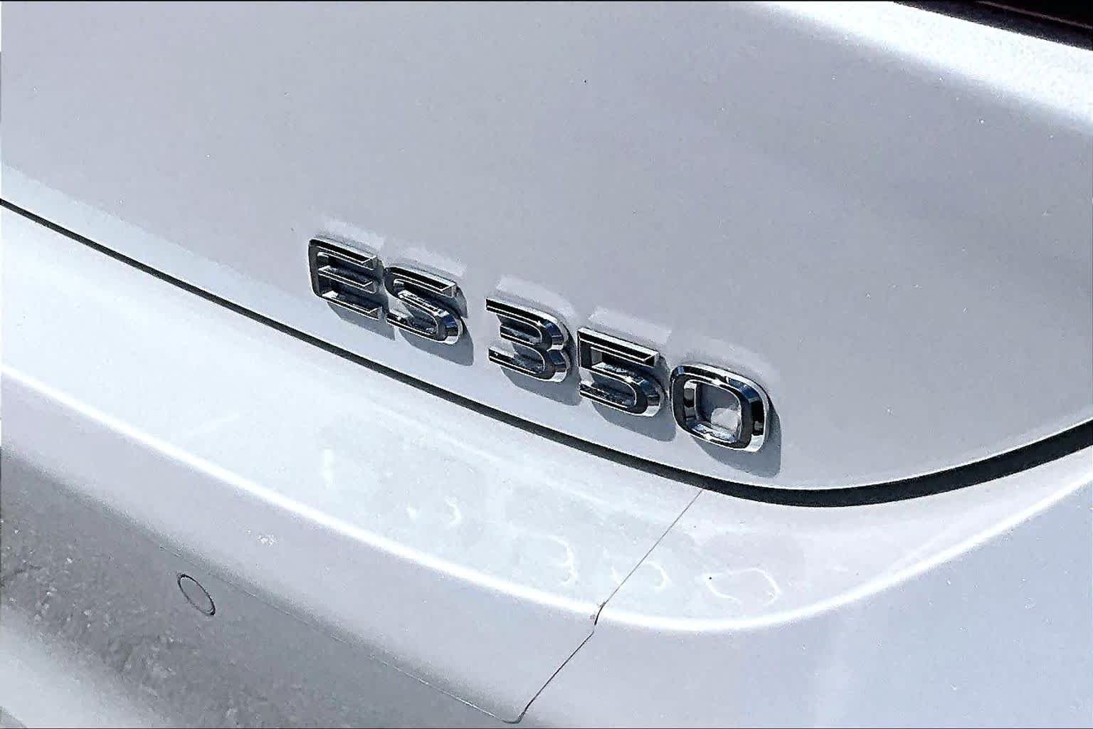 Used 2025 Eminent White Pearl Lexus  image 10