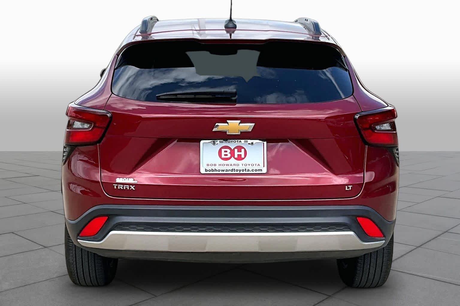 Used 2025 Crimson Metallic Chevrolet LT image 5