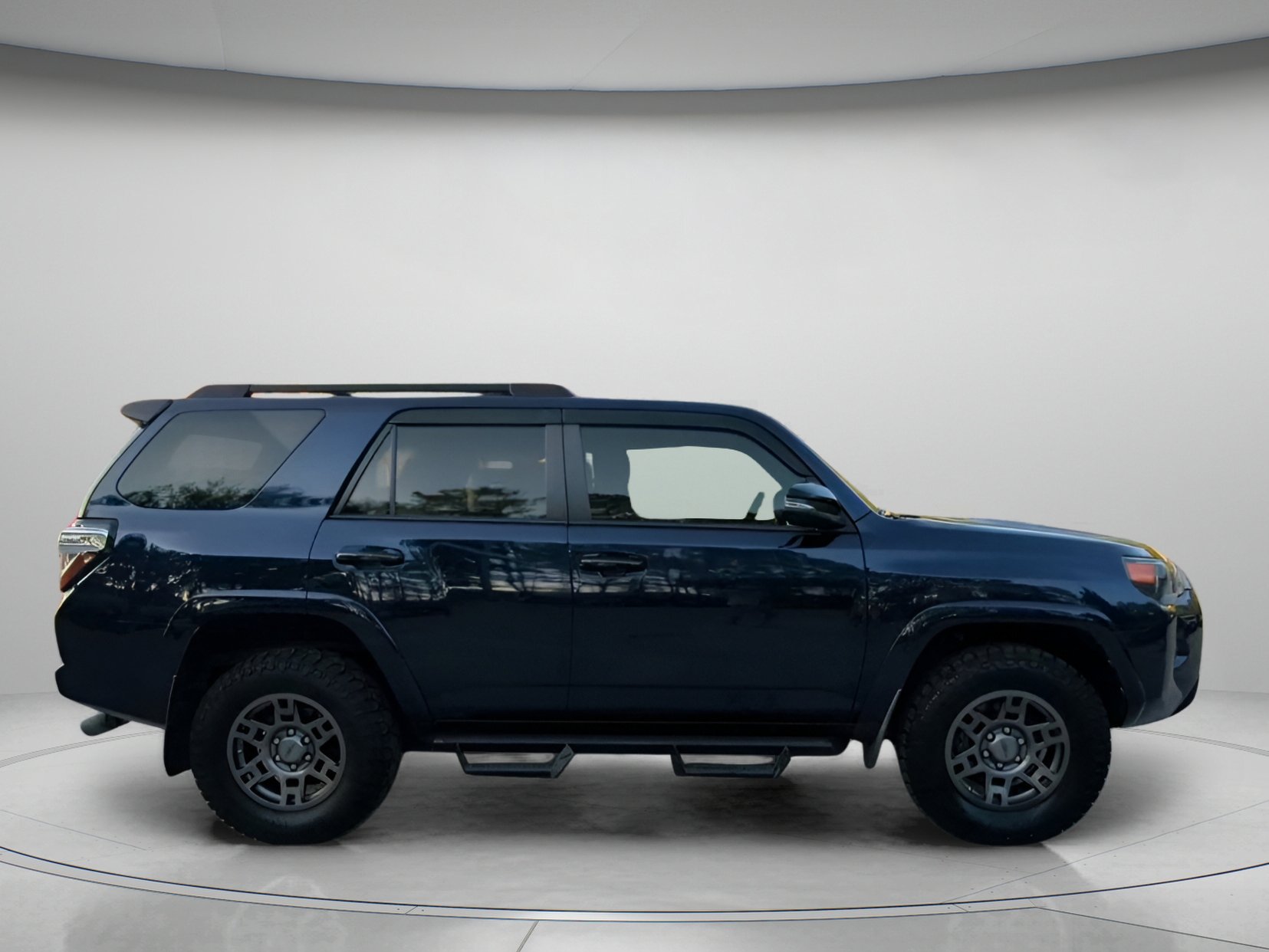 Used 2020 Nautical Blue Metallic Toyota Venture image 31