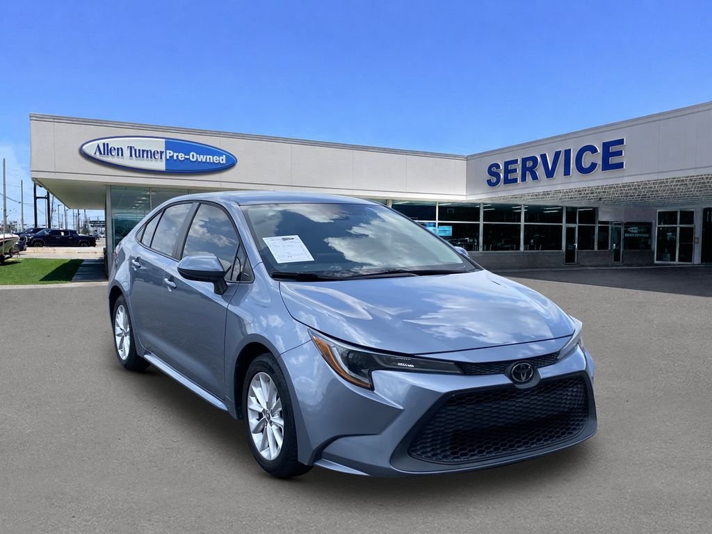 Used 2021 Celestite Toyota LE image 2
