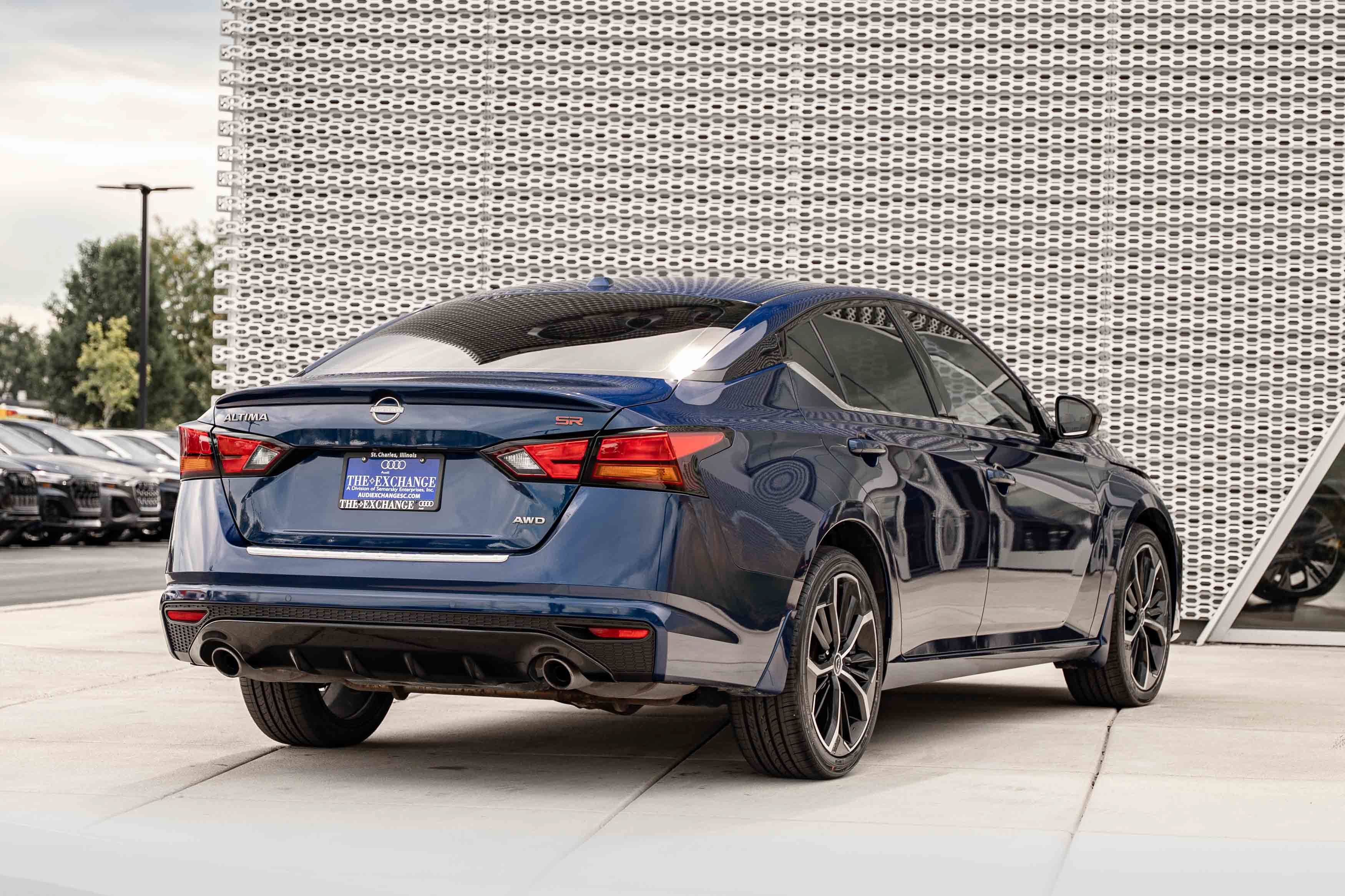 Used 2023 Deep Blue Pearl Nissan 2.5 SR image 4