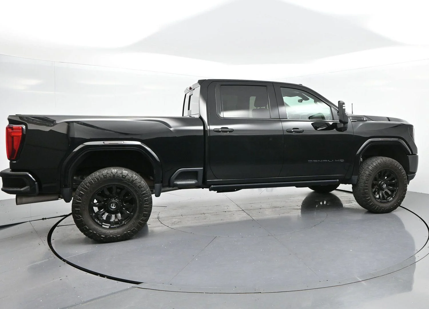 Used 2021 Onyx Black GMC Denali image 8