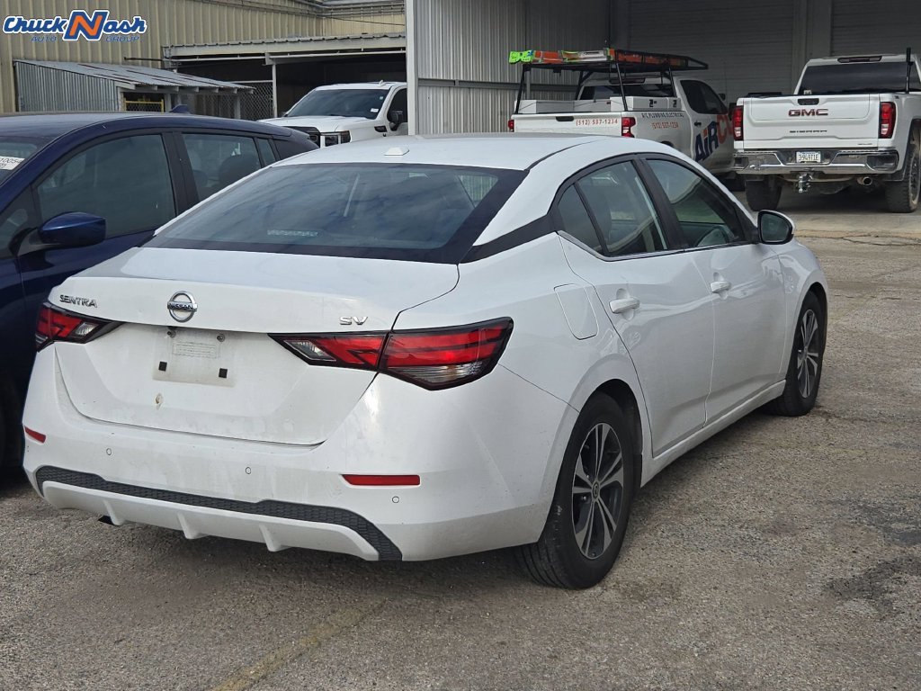 Used 2022 White Nissan SV Xtronic CVT image 6