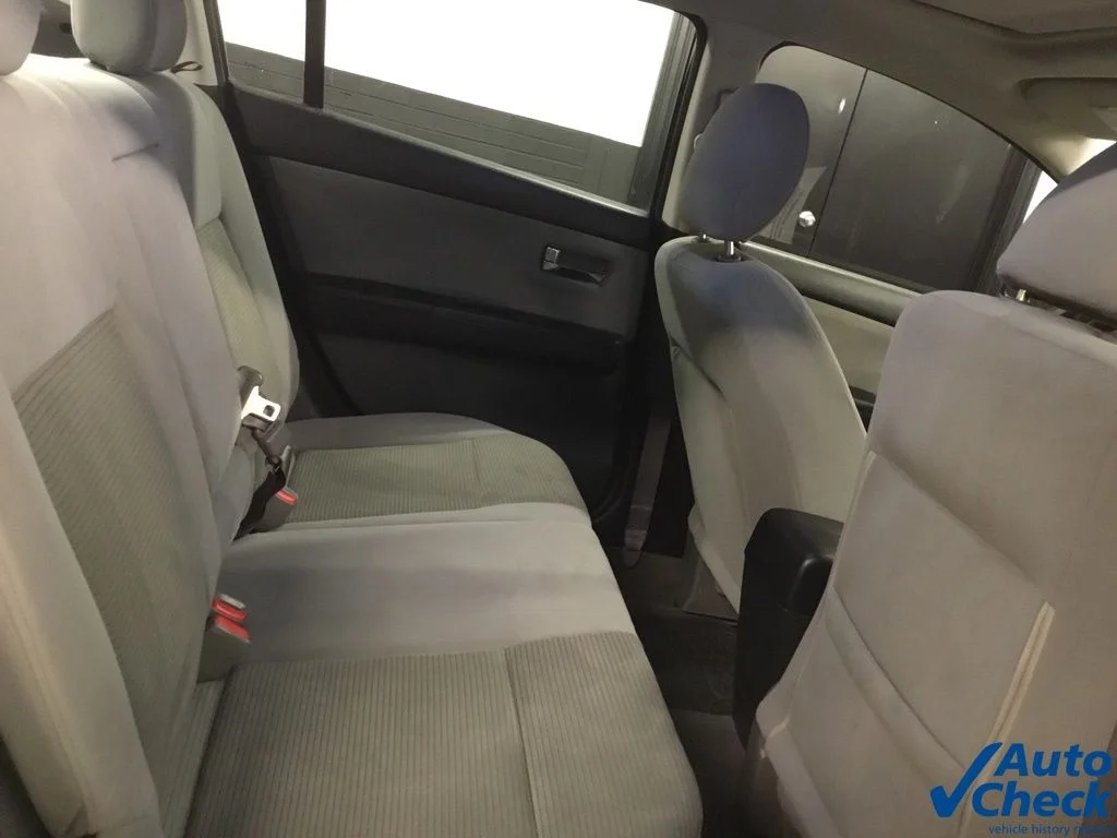 Used 2012 Black Nissan 2.0 SR image 31