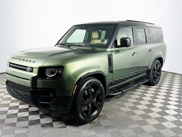 2026 Land Rover Defender 130 X-Dynamic SE
