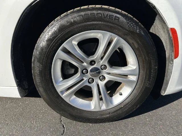 Used 2022 White Dodge SXT image 25