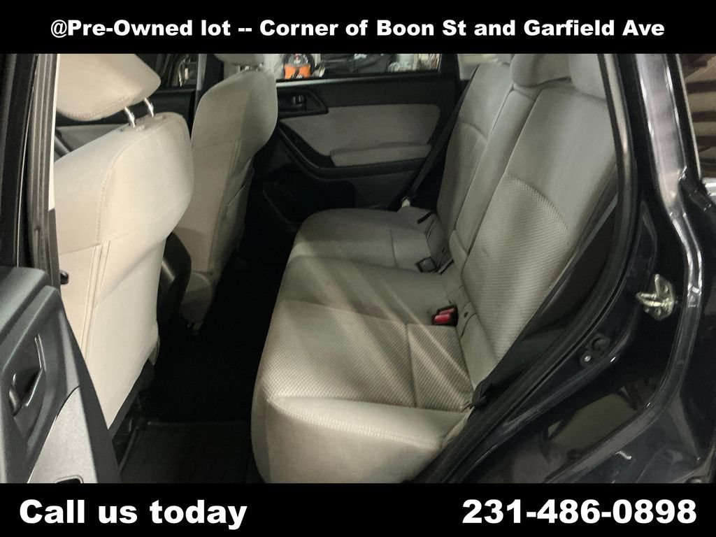 Used 2014 Grey Subaru 2.5i Premium image 27