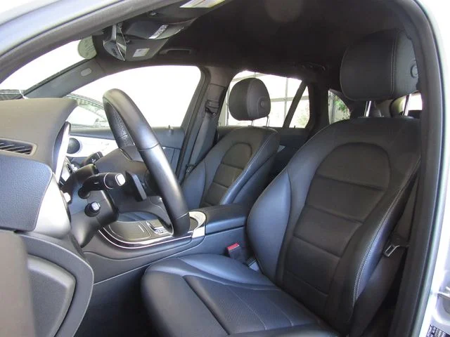 2022 Mercedes-Benz GLC GLC300 - Photo 10