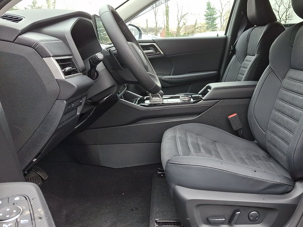 2026 Mitsubishi Outlander SE - Photo 10