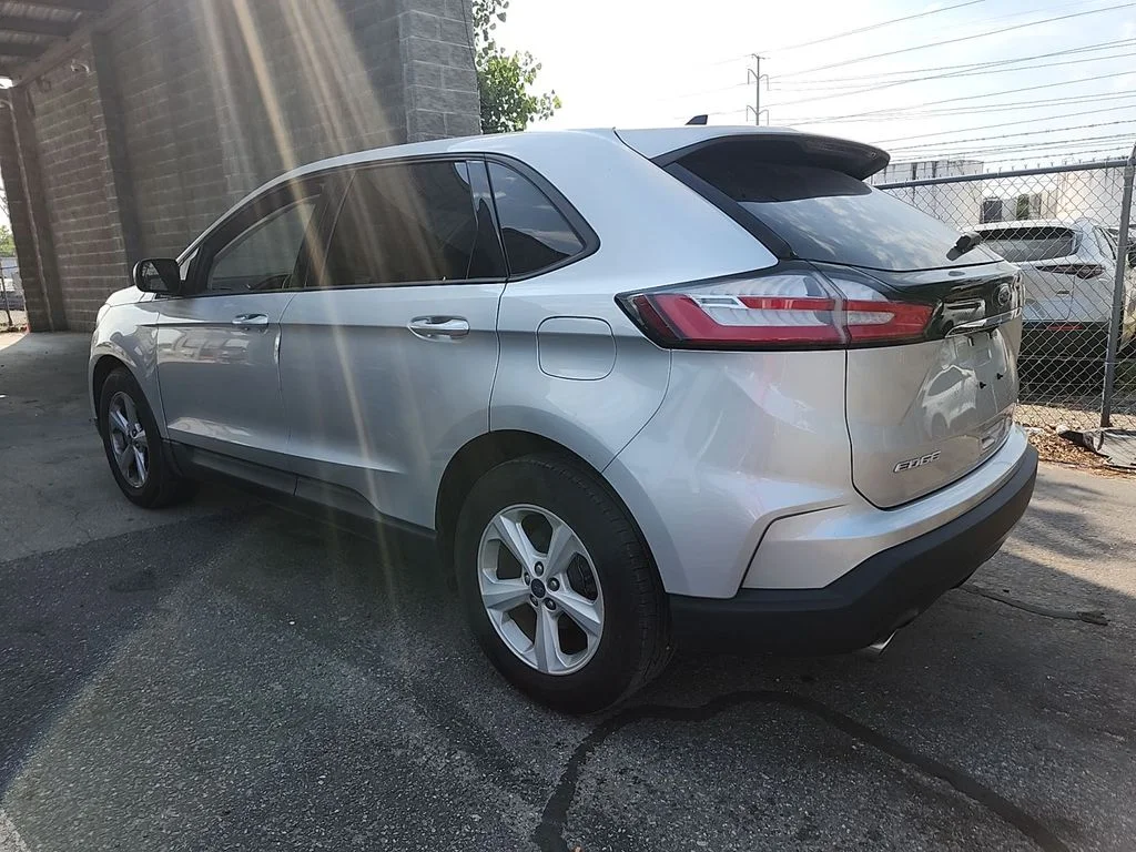 Used 2019 Silver Ford SE image 6