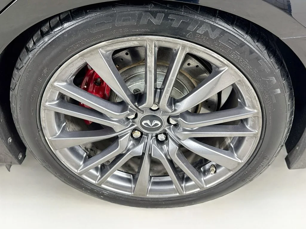 Used 2017 Black Obsidian INFINITI Red Sport 400 image 39