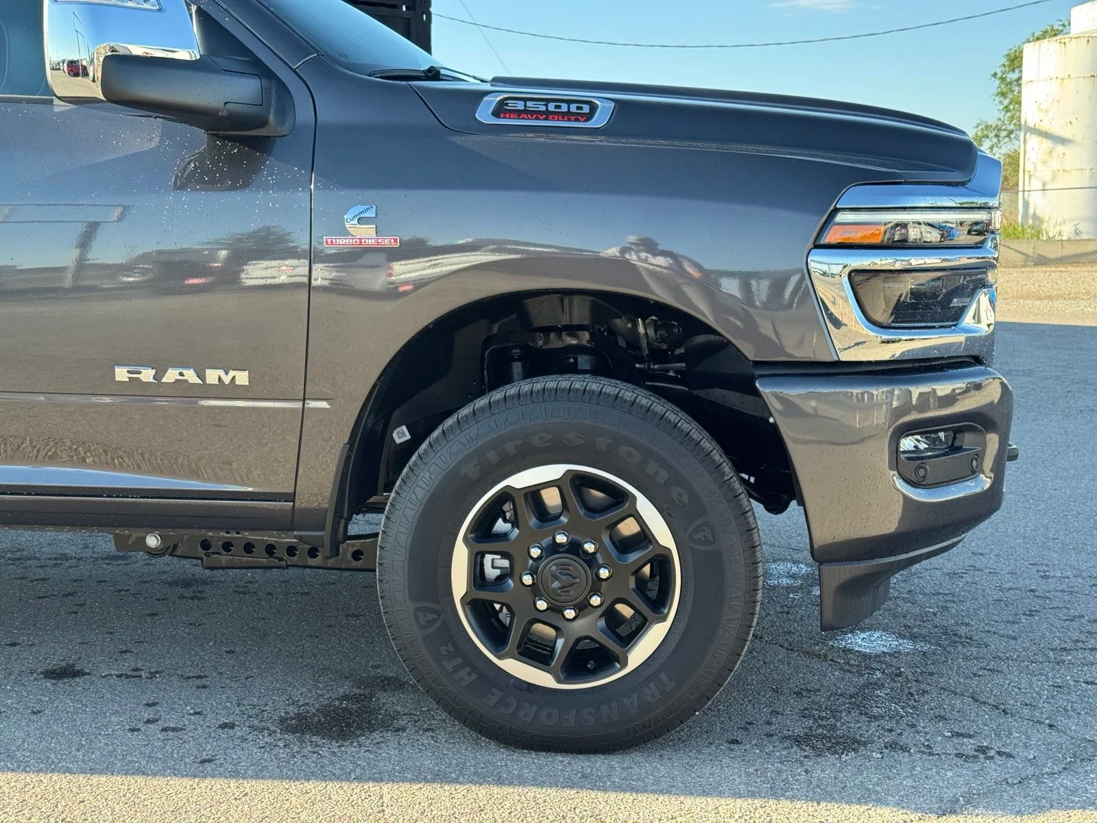 New 2026 Granite Crystal Metallic Clear-Coat Exterior Paint RAM Laramie image 3