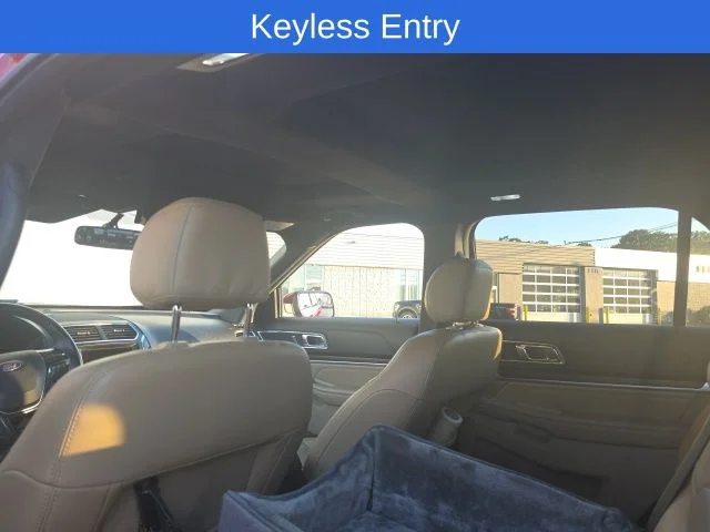 Used 2017 Ruby Red Metallic Ford Limited image 9