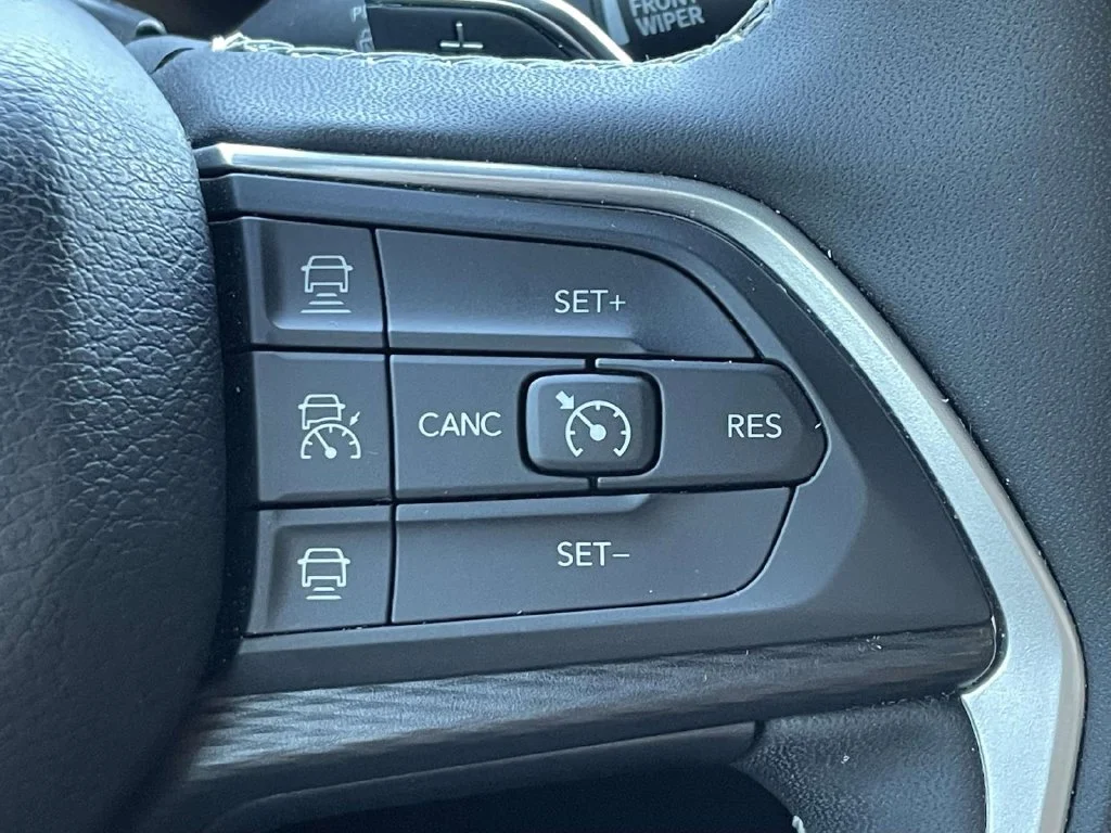 Used 2024 Silver Jeep Altitude X image 29