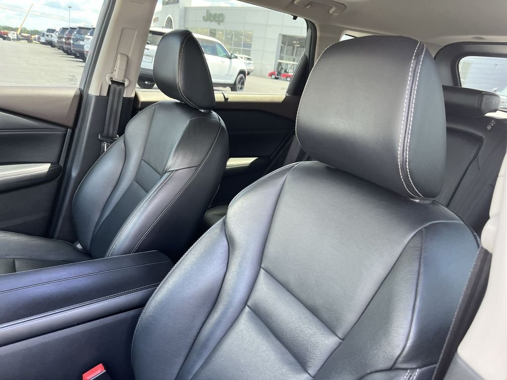 Used 2021 Gray Nissan SL image 11