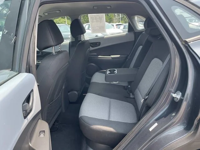 Used 2020 Gray Hyundai SE image 9