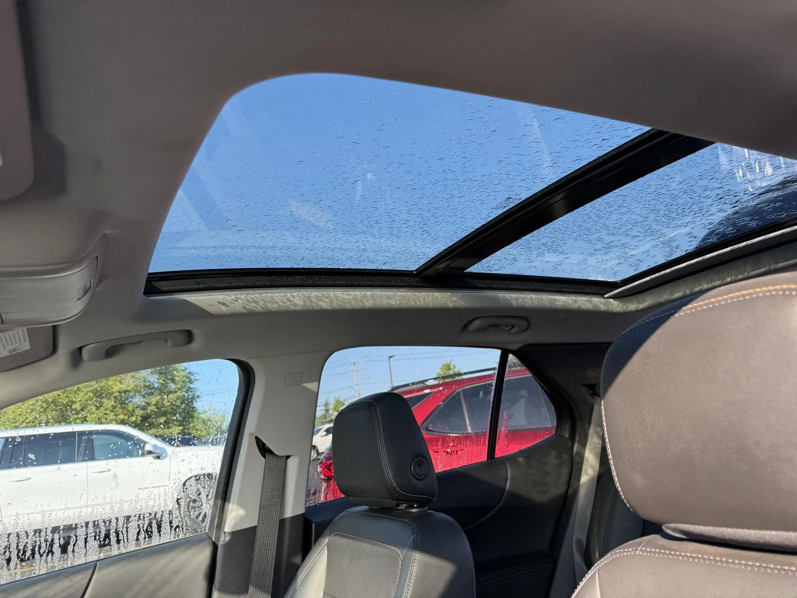 Used 2022 BLUE GLOW METALLIC Chevrolet Premier image 9