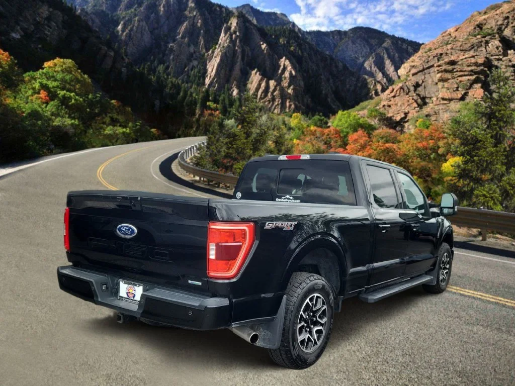 Used 2023 Black Ford XLT image 3