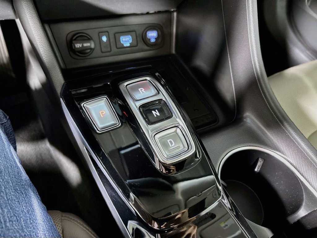 Used 2022 Gray Hyundai Limited image 18