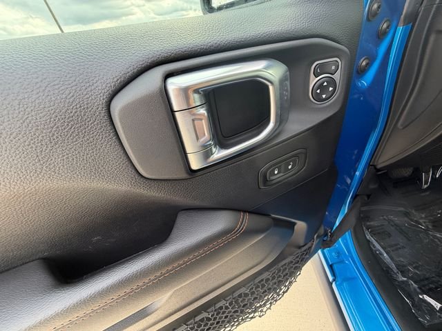 Used 2021 Blue Jeep Mojave image 11