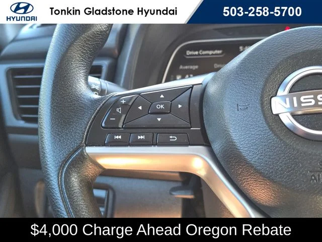 Used 2025 Glacier White Nissan S image 29