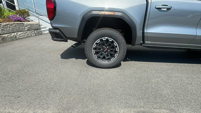 2026 GMC Canyon AT4 - Photo 9