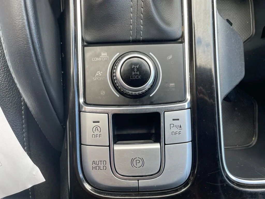 Used 2022 Green Kia EX image 18