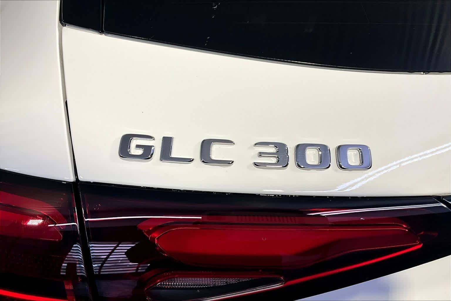 New 2026 Polar White Mercedes-Benz GLC 300 image 6