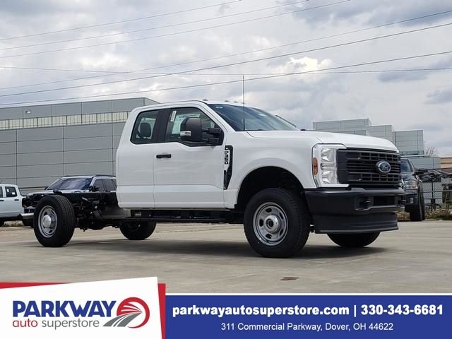 2026 Ford F-350 Super Duty Chassis Cab