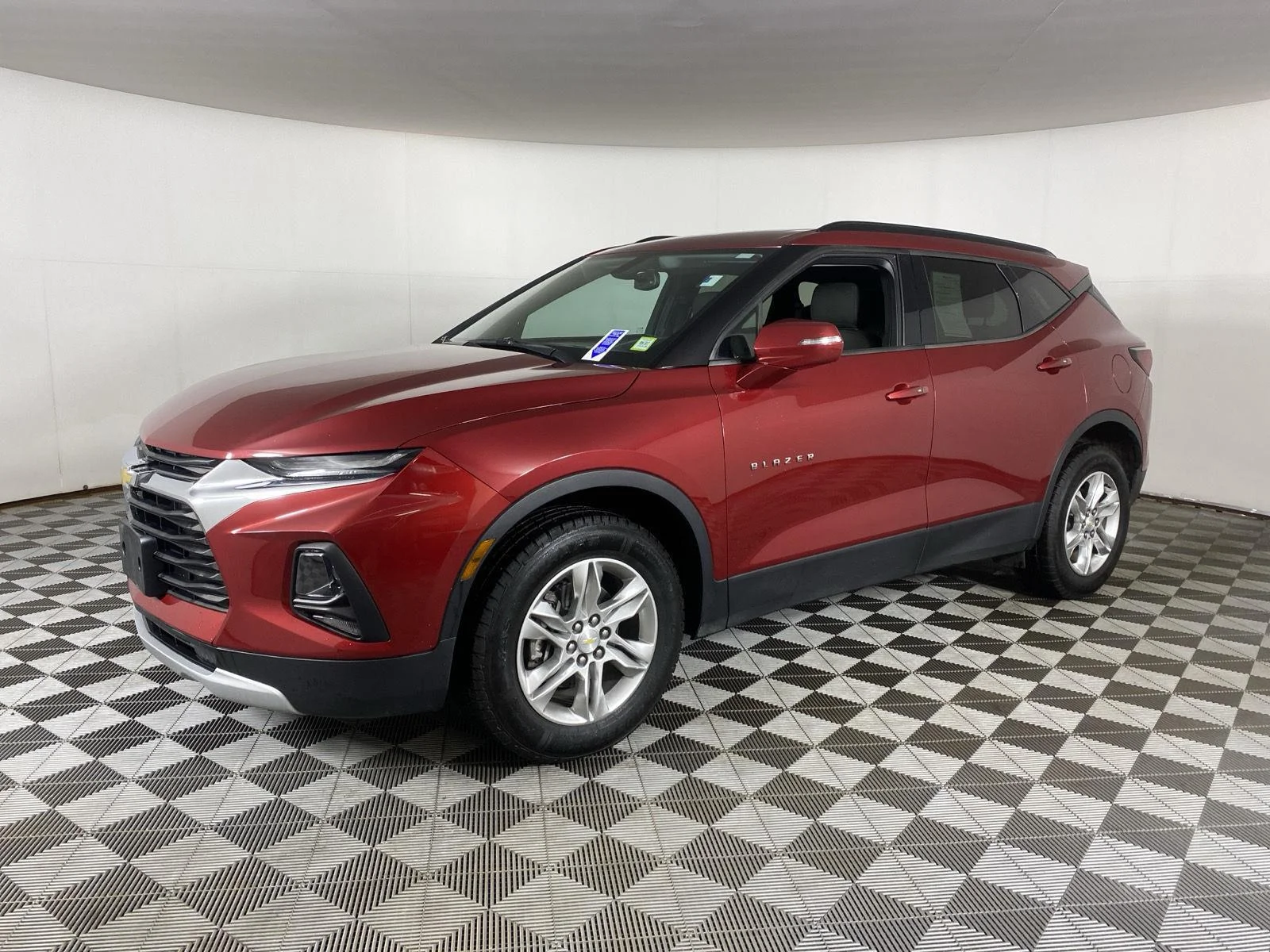 Used 2020 CAJUN RED TINTCOAT Chevrolet LT image 3