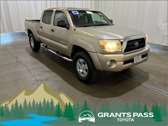 2006 Toyota Tacoma PreRunner Double Cab V6 5AT Long Bed's photo