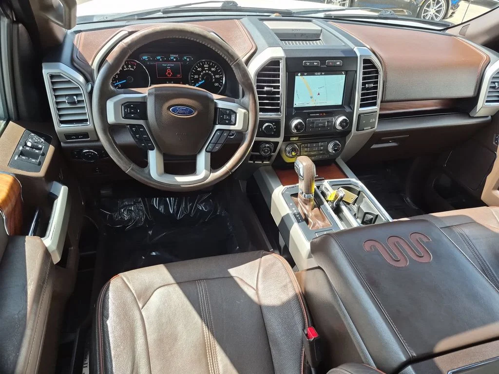 Used 2016  Ford King Ranch image 24