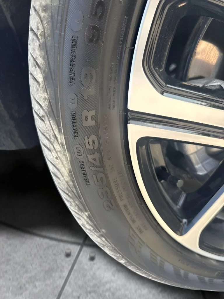 Used 2025 White Jeep Limited image 28