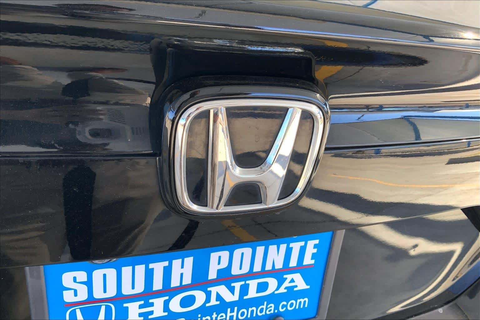 Used 2018 Crystal Black Pearl Honda LX image 30