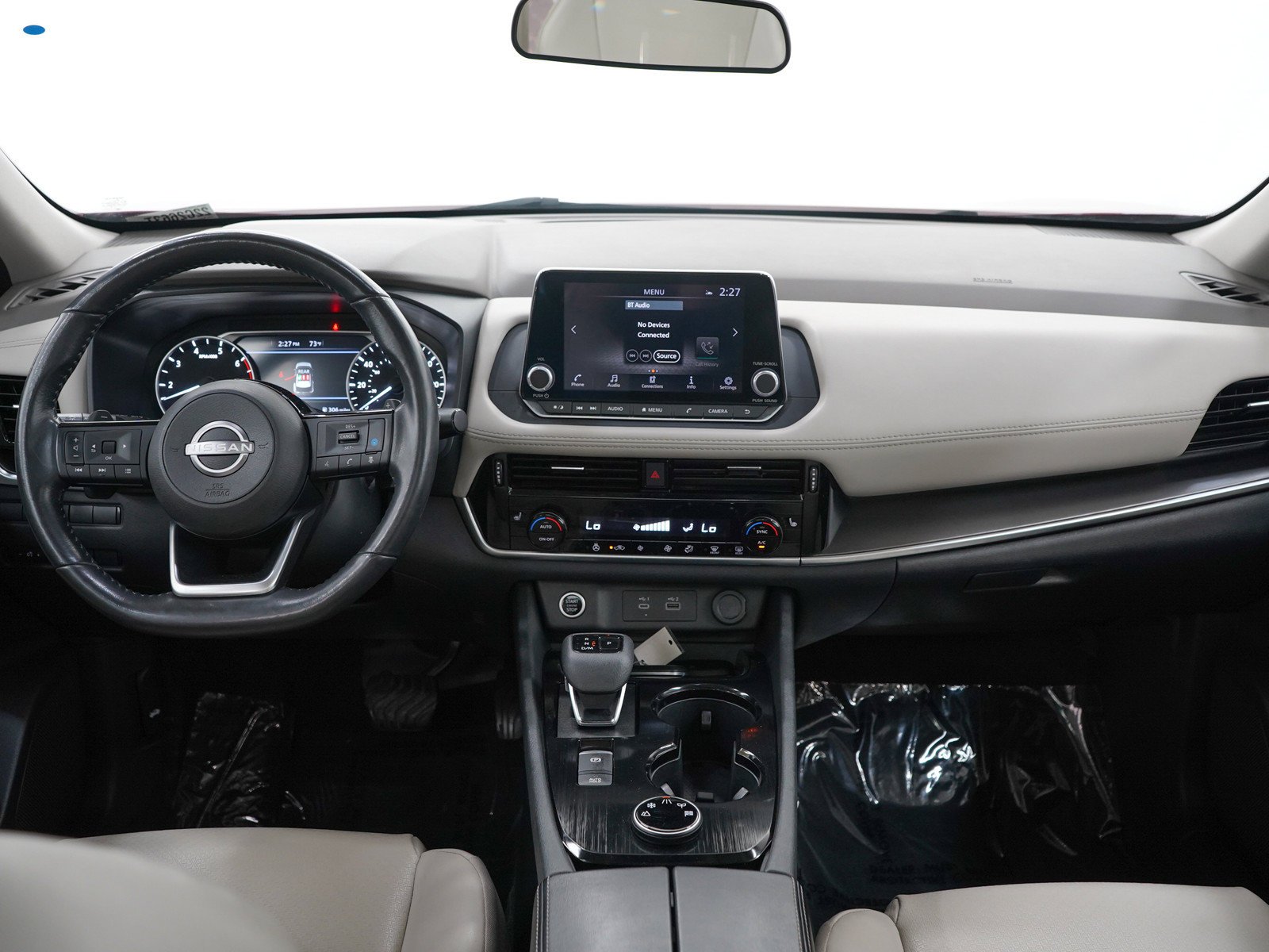 Used 2023  Nissan SV image 16