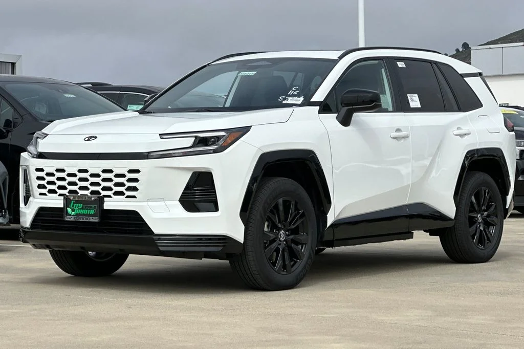 New 2026 Ice Cap Toyota  SE image 8