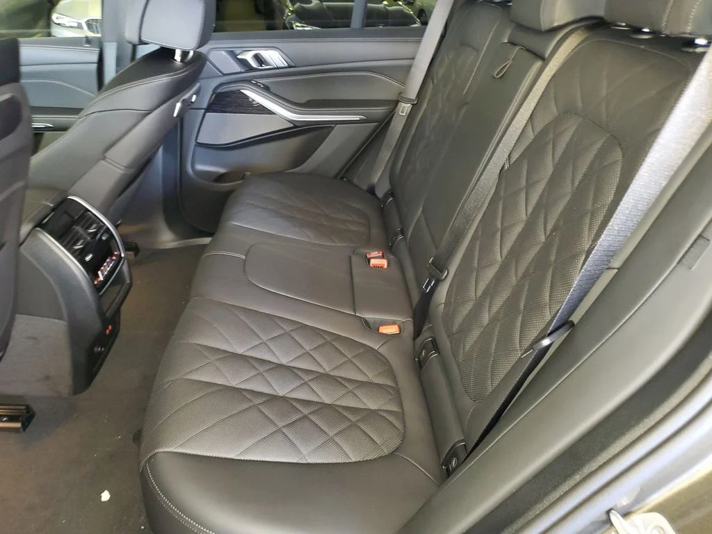 New 2026 Manhattan Green Metallic BMW xDrive40i image 11
