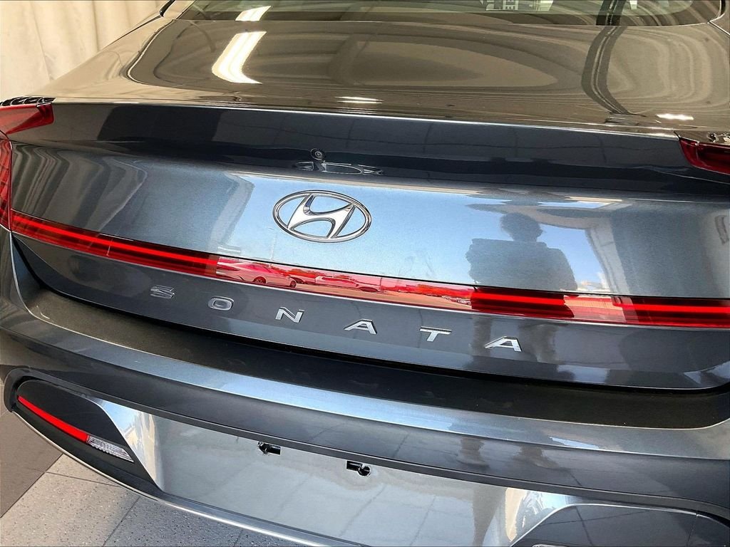 Used 2023 Gray Hyundai SE image 28