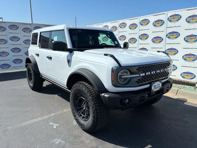 New 2026 Oxford White Ford Badlands image 2