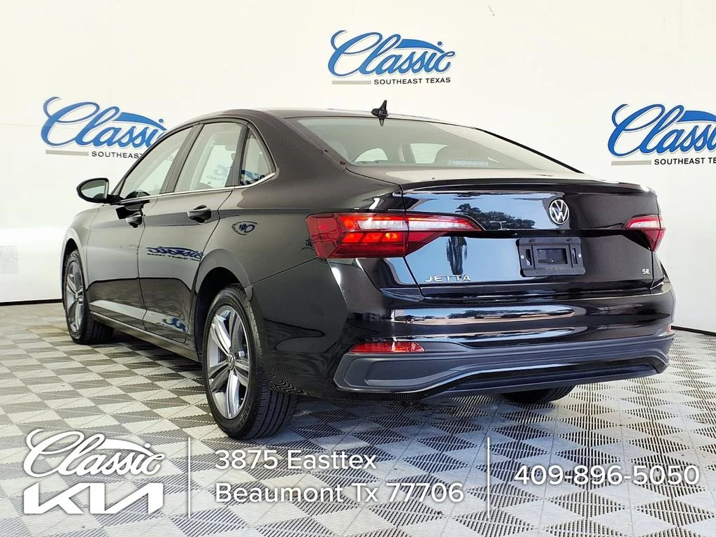 Used 2024  Volkswagen 1.5T SE image 2
