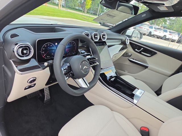 New 2027 MANUFAKTUR Moonlight White Metallic Mercedes-Benz GLC300 image 24