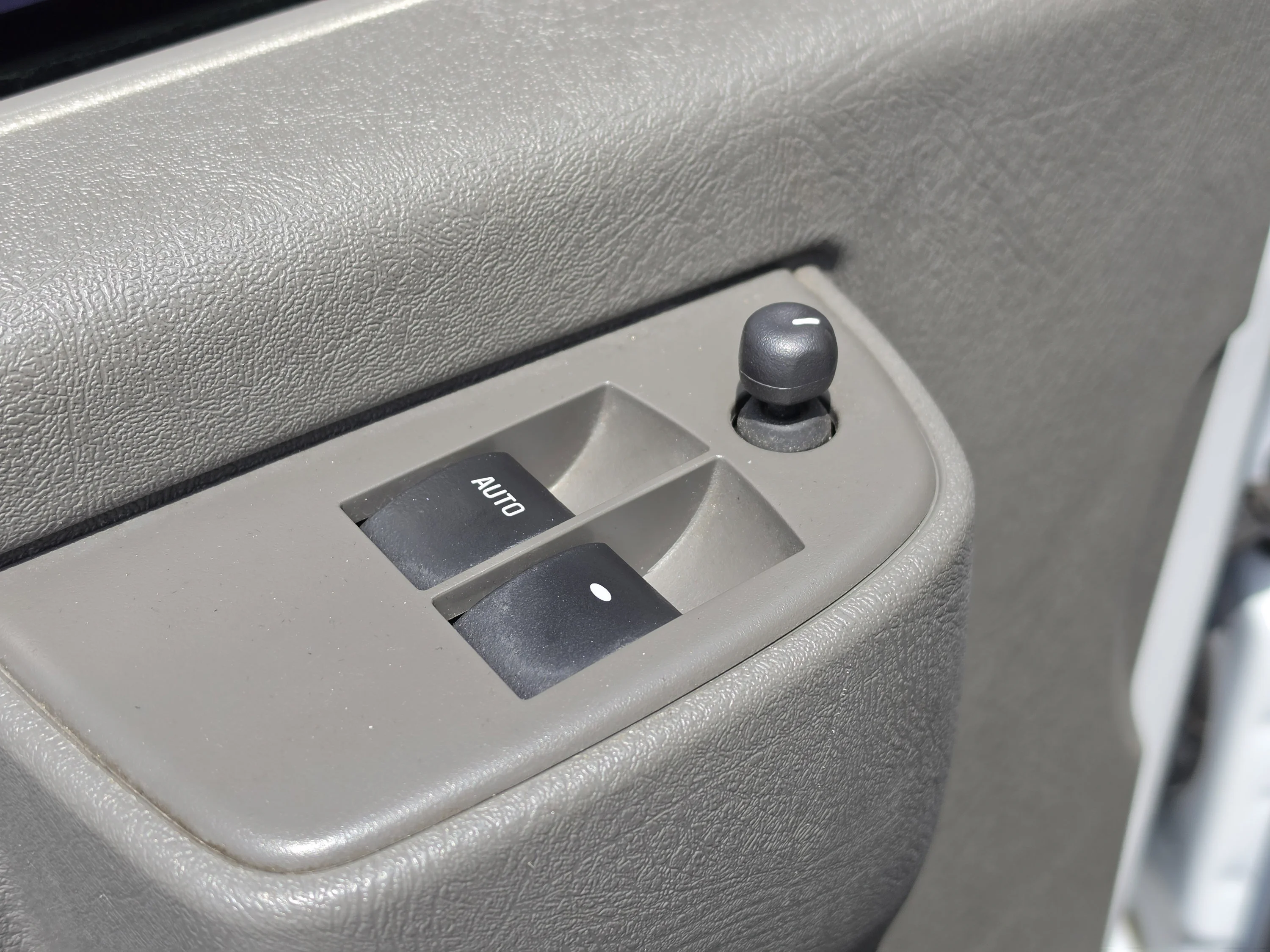 Used 2023 Summit White GMC Work Van image 22