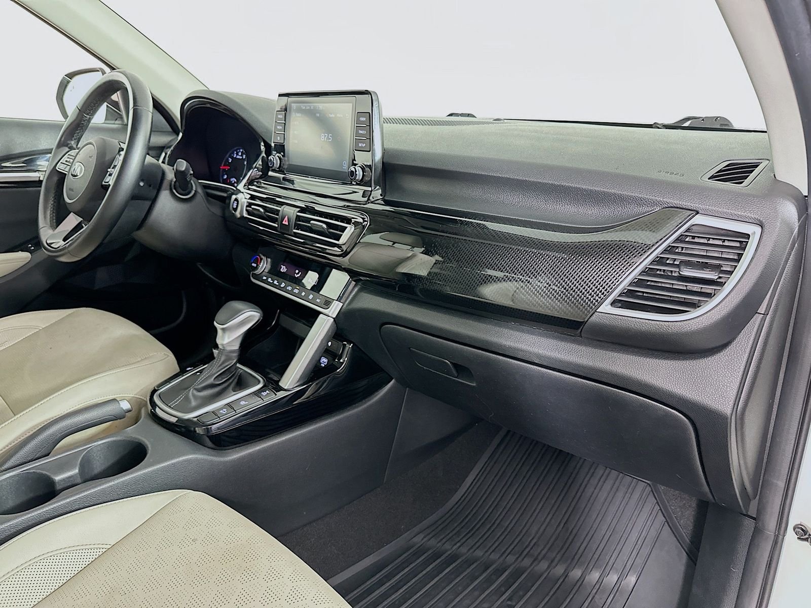Used 2021 Snow White Pearl Kia EX image 29