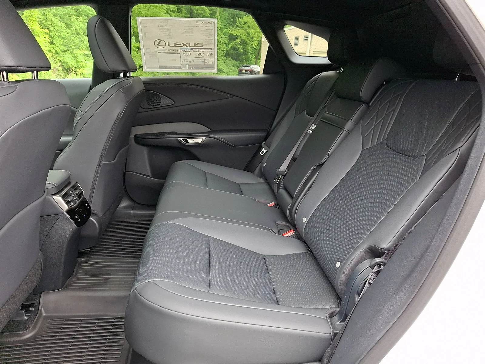 2026 Lexus RX 450h+ Premium - Photo 5