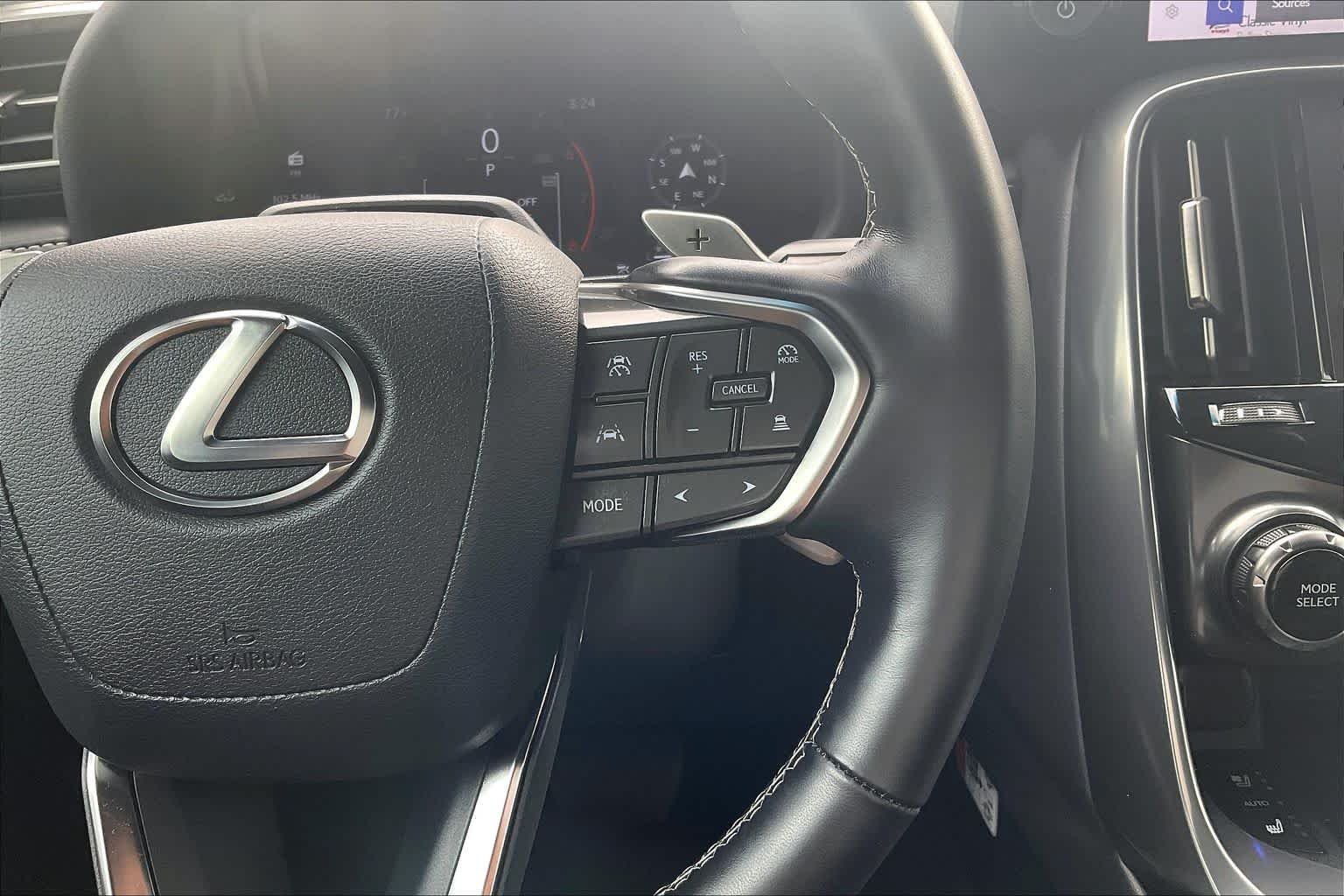 Certified Used 2025 Earth Lexus Overtrail image 23