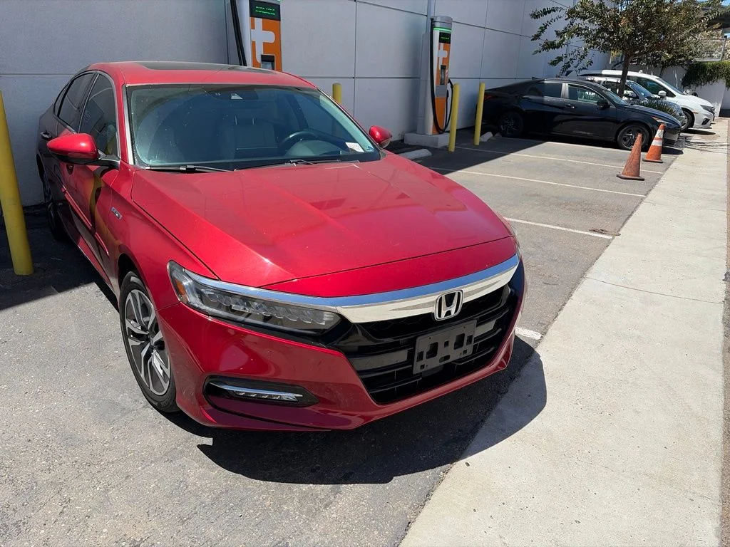 Used 2018 Red Honda Touring image 27