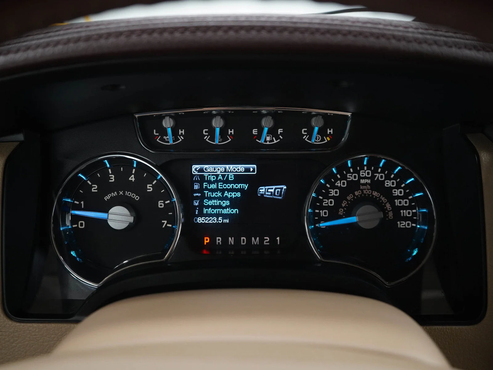 Used 2014  Ford XL image 22